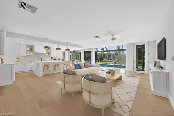 924 Kings Crown DR, Sanibel, FL 33957