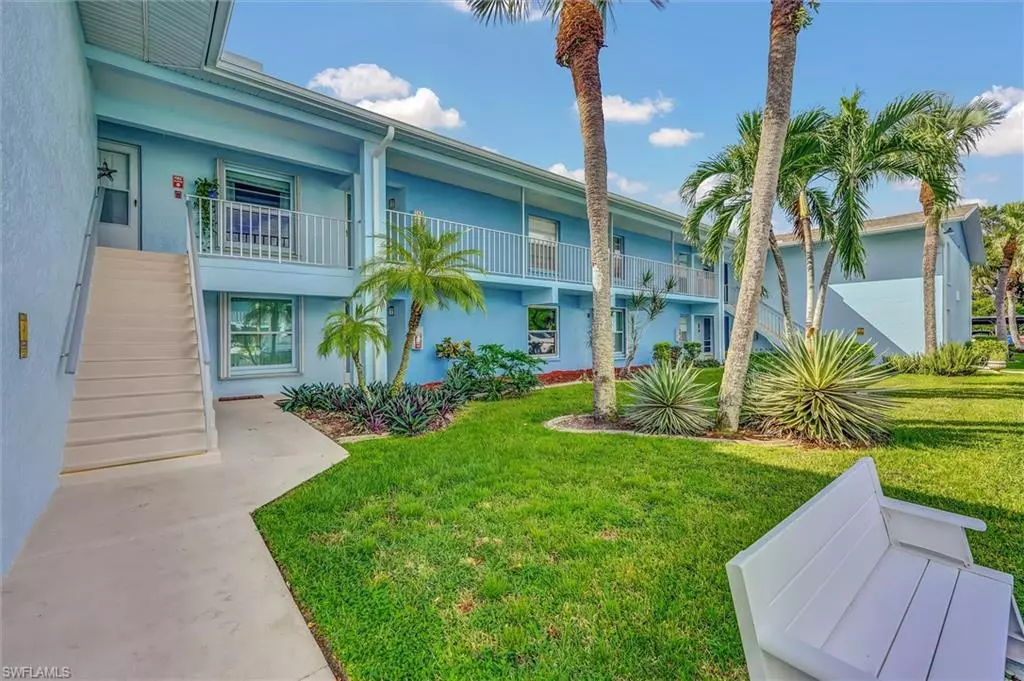 Cape Coral, FL 33909,1100 Pondella RD #611