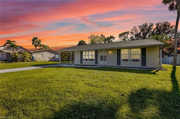 517 Reading ST NW, Port Charlotte, FL 33952