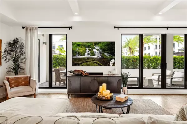 Naples, FL 34102,1115 Central AVE #256