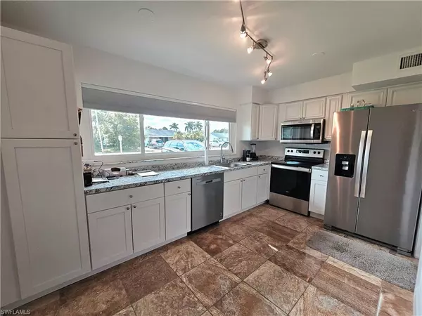 North Fort Myers, FL 33917,190 Brooks RD