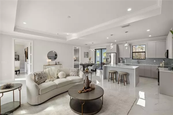 Naples, FL 34117,4282 2ND AVE SE