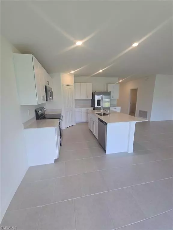 Lehigh Acres, FL 33974,12212 Sydney CT