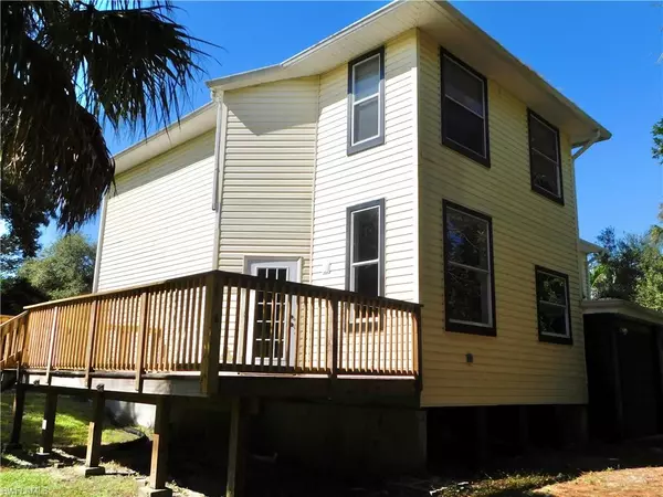 North Fort Myers, FL 33917,16990 Laurelin CT