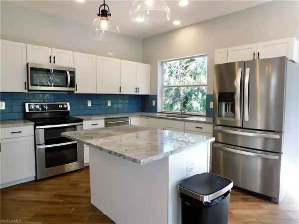 North Fort Myers, FL 33917,16990 Laurelin CT