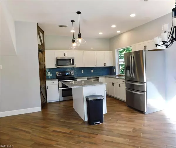 North Fort Myers, FL 33917,16990 Laurelin CT