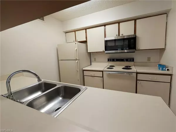 Fort Myers, FL 33919,5305 Summerlin RD #514