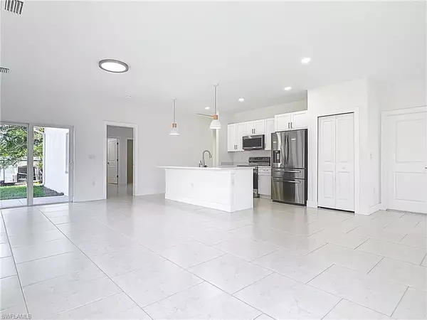 Lehigh Acres, FL 33974,829 Wabash ST