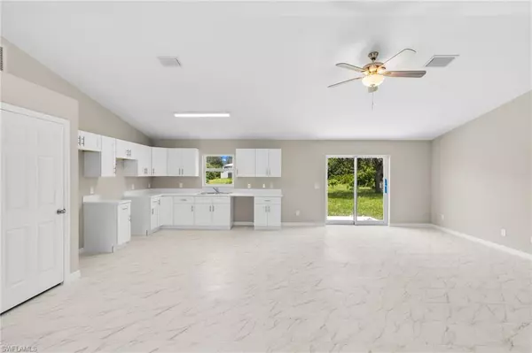 Lehigh Acres, FL 33974,718 Aprile AVE S