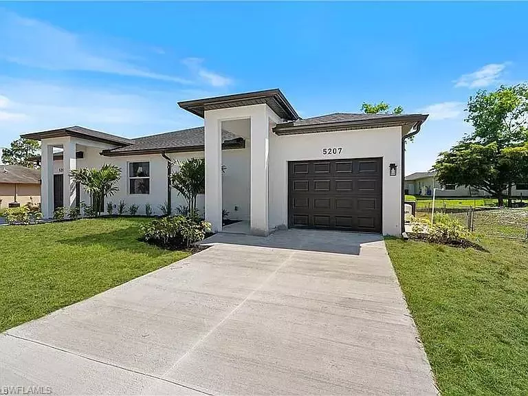 Lehigh Acres, FL 33973,5207 26TH ST SW