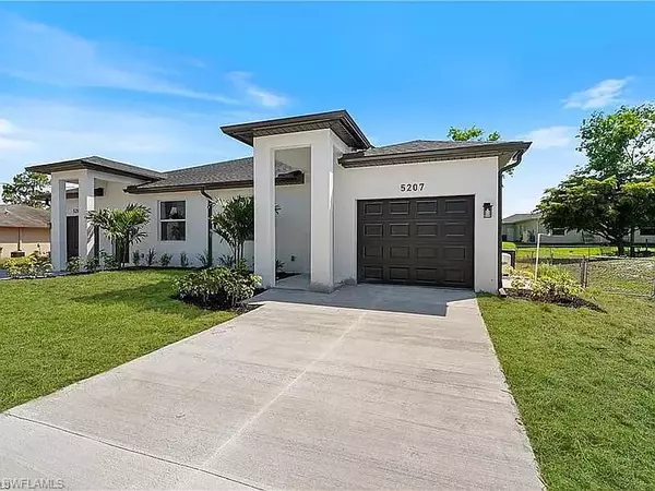5207 26TH ST SW, Lehigh Acres, FL 33973