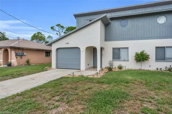 Cape Coral, FL 33990,1326-1328 SE 2nd PL