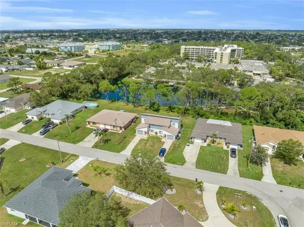 Cape Coral, FL 33990,1326-1328 SE 2nd PL