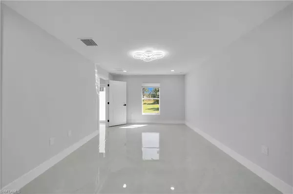 Lehigh Acres, FL 33974,577 Aspen AVE S
