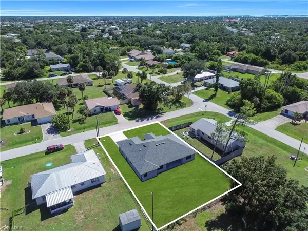 Port Charlotte, FL 33948,906 Bayard TER