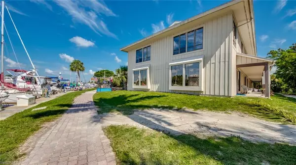 3436 Marinatown LN, North Fort Myers, FL 33903