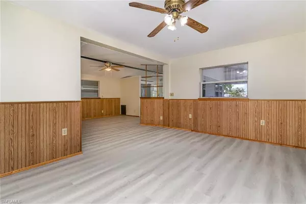North Fort Myers, FL 33903,19621 N Tamiami TRL #5