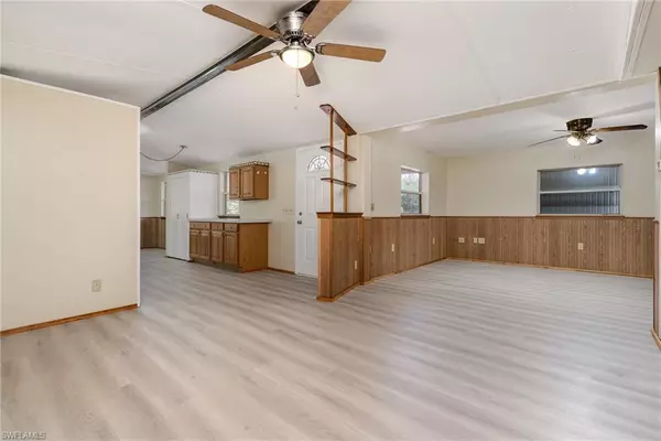 North Fort Myers, FL 33903,19621 N Tamiami TRL #5