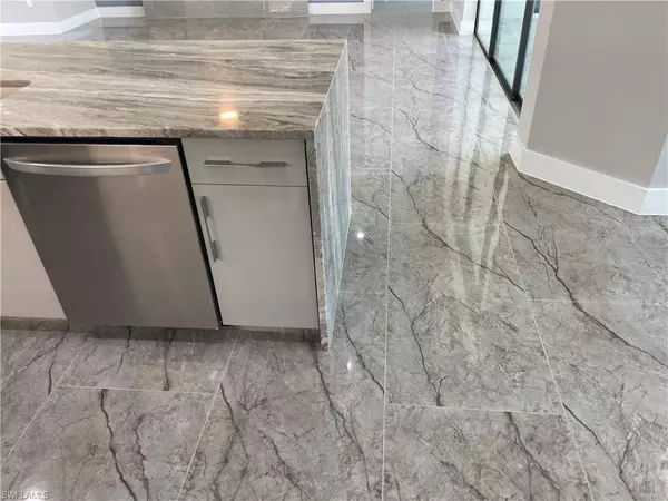 Cape Coral, FL 33991,102 SW 36th PL