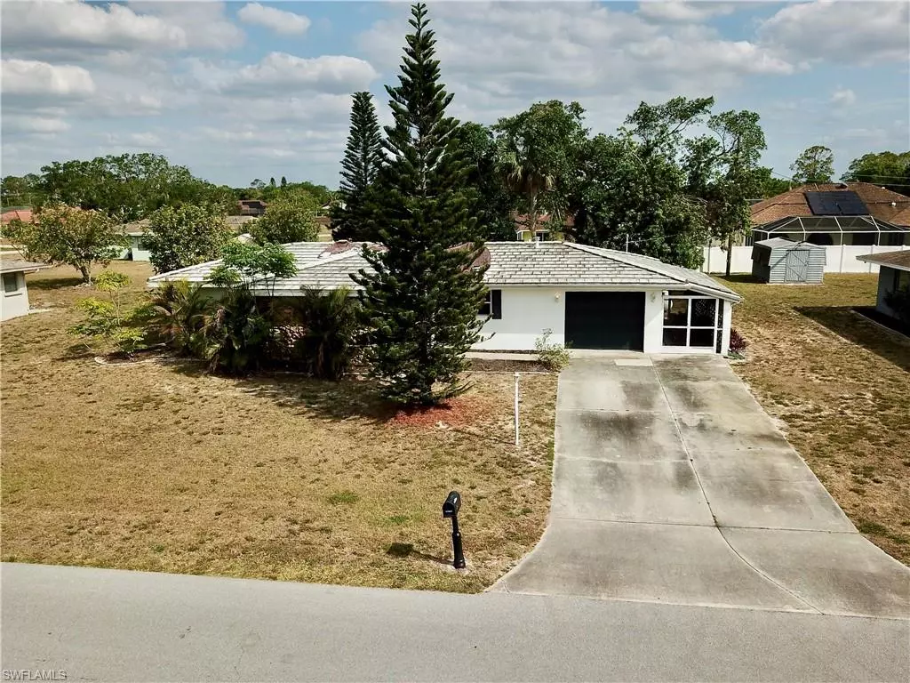 Lehigh Acres, FL 33936,320 Hollywood ST