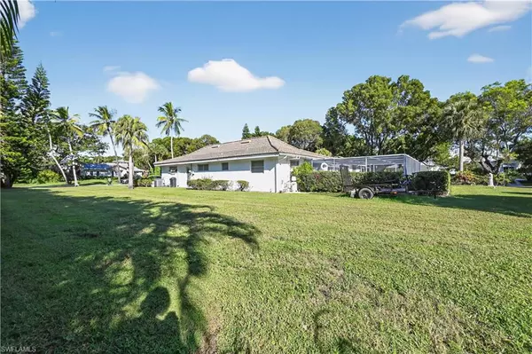 Naples, FL 34102,690 Murex DR