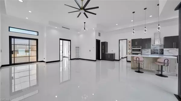 Cape Coral, FL 33991,113 SW 37 AVE