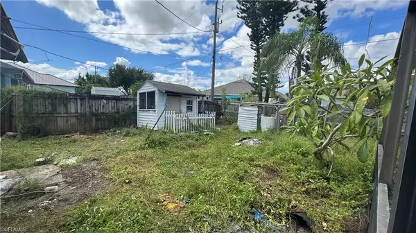 Cape Coral, FL 33991,1318 SW 2nd AVE