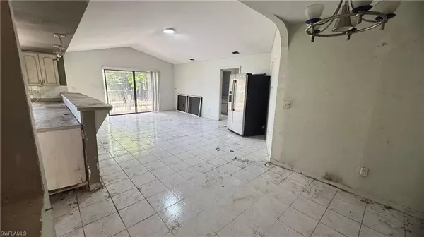 Cape Coral, FL 33991,1318 SW 2nd AVE