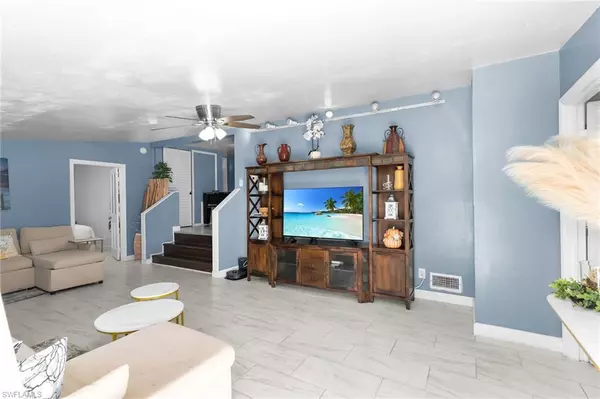 16200 Cathy CT, Fort Myers, FL 33908