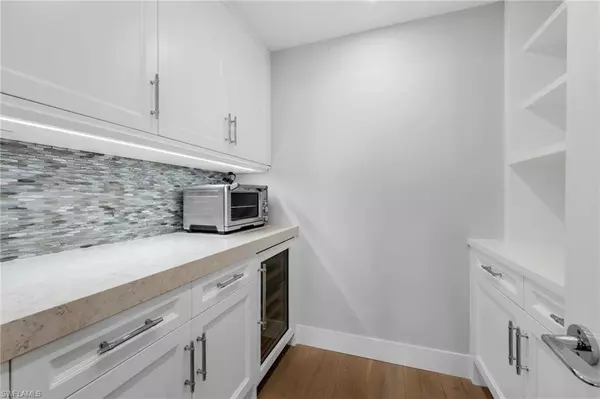 Naples, FL 34110,13915 Old Coast RD #802