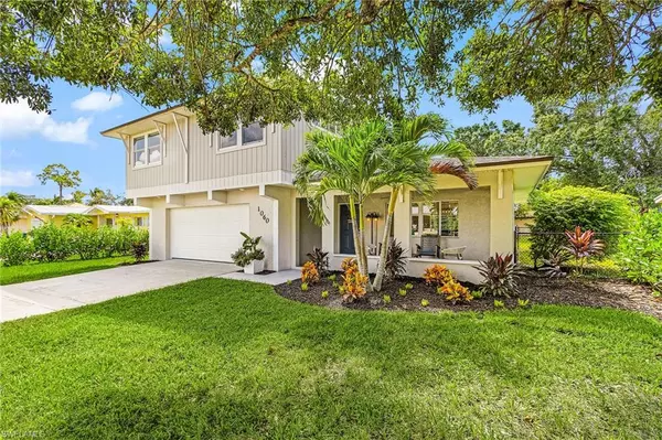 1060 Cooper DR, Naples, FL 34103