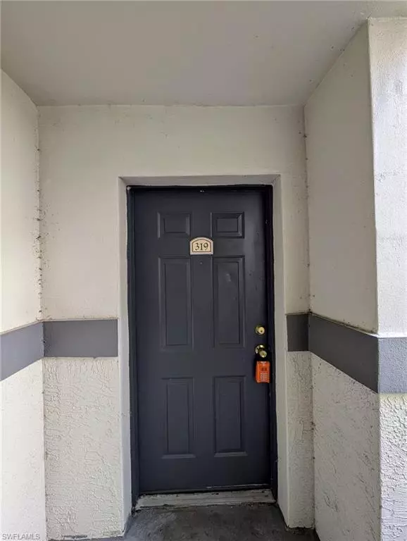 3407 Winkler AVE #319, Fort Myers, FL 33916