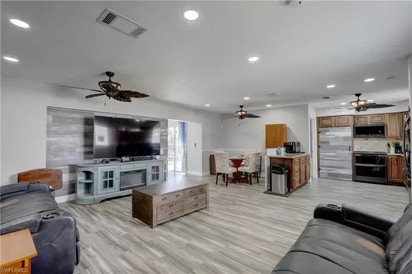 4421 Coronado PKWY, Cape Coral, FL 33904