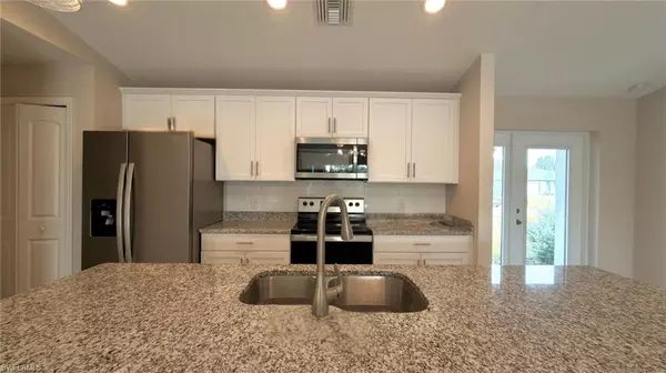 2920 NW 4th PL, Cape Coral, FL 33993