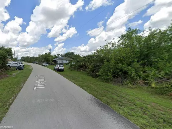 Lehigh Acres, FL 33972,441 Thelma CT