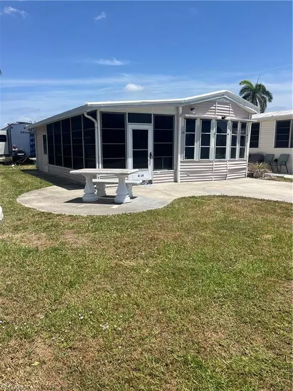 Fort Myers, FL 33908,11064 Sunlight LN