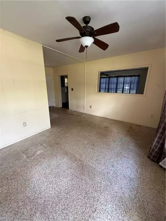 Punta Gorda, FL 33950,5915 Howard LN