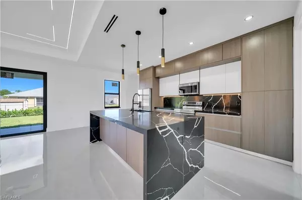 3210 29th ST W, Lehigh Acres, FL 33971