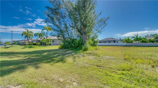 Cape Coral, FL 33991,3806 SW 3rd ST