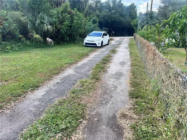 North Fort Myers, FL 33917,7769 Marx DR