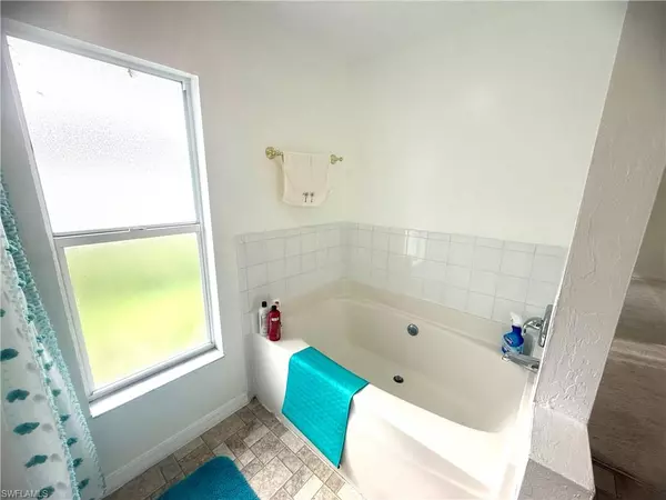 Lehigh Acres, FL 33976,3716 5th ST SW