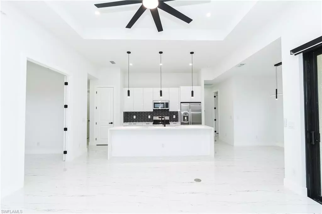 Cape Coral, FL 33909,903 NE 23rd ST