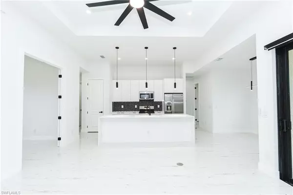 903 NE 23rd ST, Cape Coral, FL 33909