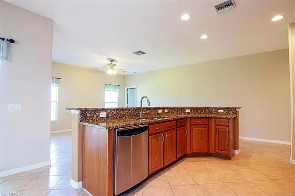 Cape Coral, FL 33991,2390 Verdmont CT