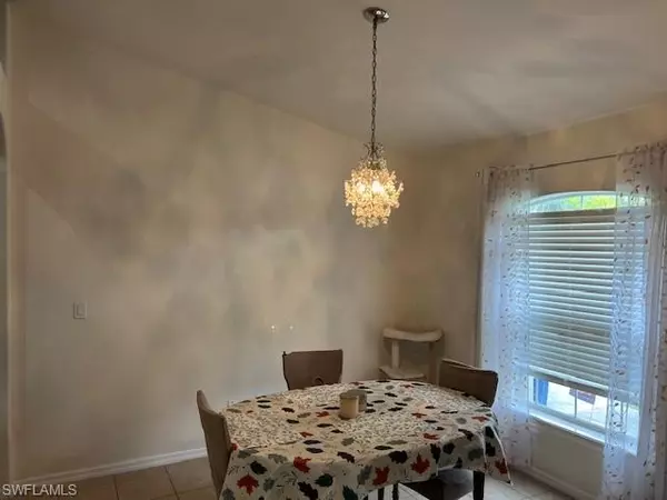 Lehigh Acres, FL 33974,911 Barcelona ST E