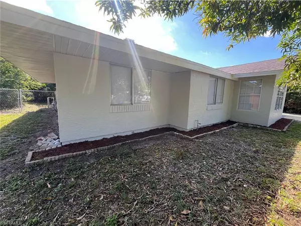 Labelle, FL 33935,4033 School CIR