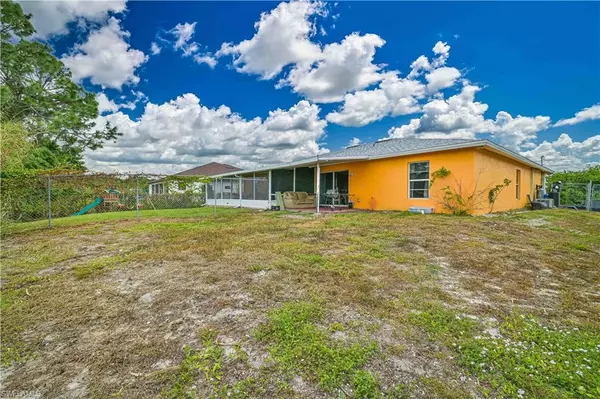 Lehigh Acres, FL 33973,721 & 723 Homer AVE S #723