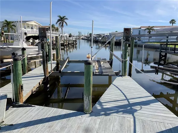 11361 Dogwood LN, Fort Myers Beach, FL 33931