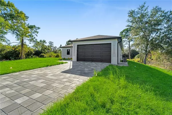 Lehigh Acres, FL 33972,1719 Clayton AVE