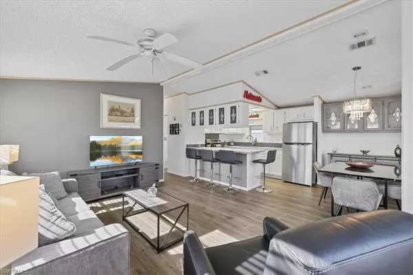 Fort Myers, FL 33908,19681 Summerlin RD #430